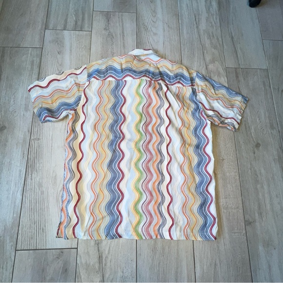 Enyce Men’s Short Sleeve Button Down Shirt Colorful Wavy Stripes Size Large - Picture 6 of 6